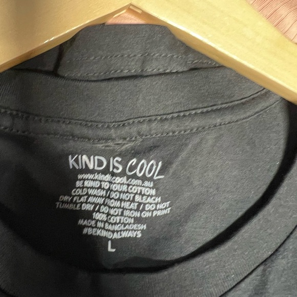 Kind is cool black T-shirt - Picture 4 of 4